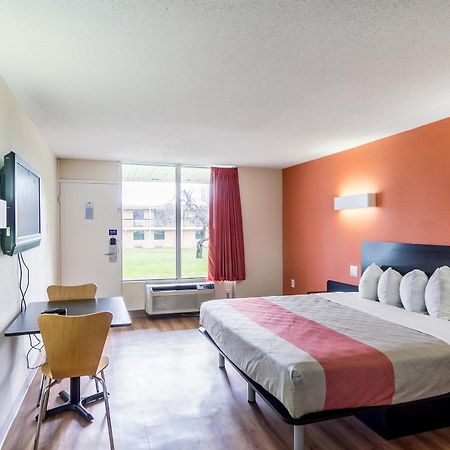 Motel 6 New Brunswick Bagian luar foto