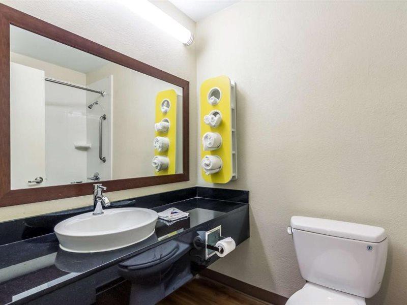 Motel 6 New Brunswick Bagian luar foto