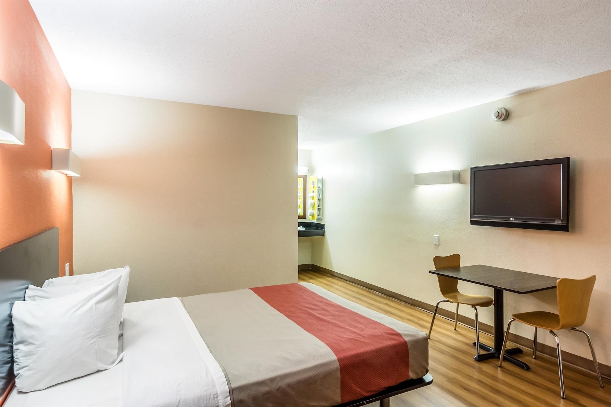 Motel 6 New Brunswick Bagian luar foto