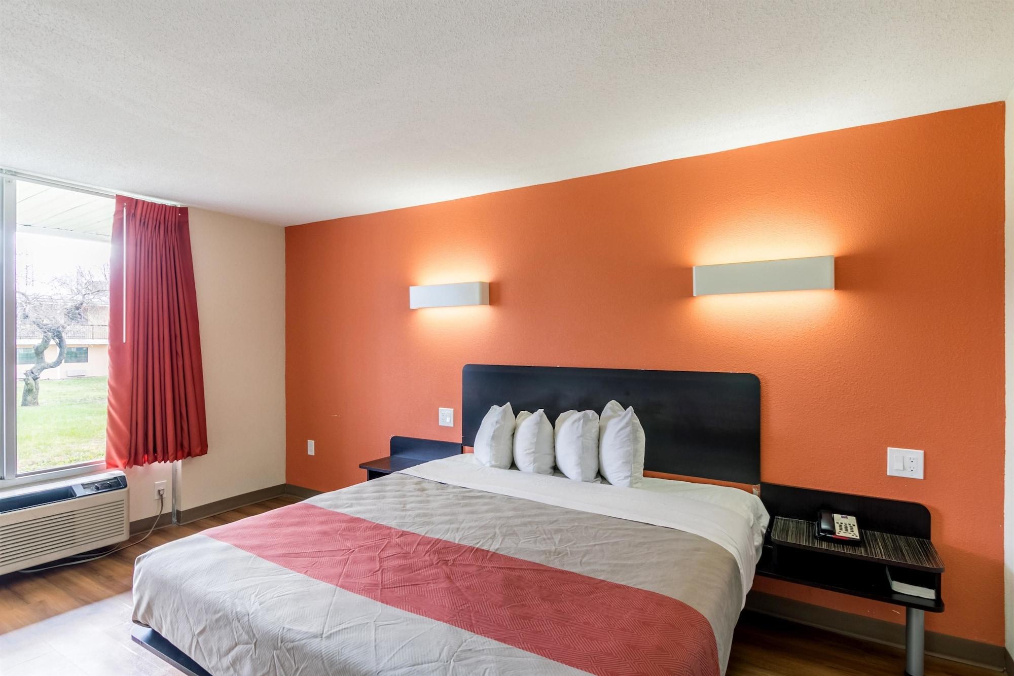 Motel 6 New Brunswick Bagian luar foto