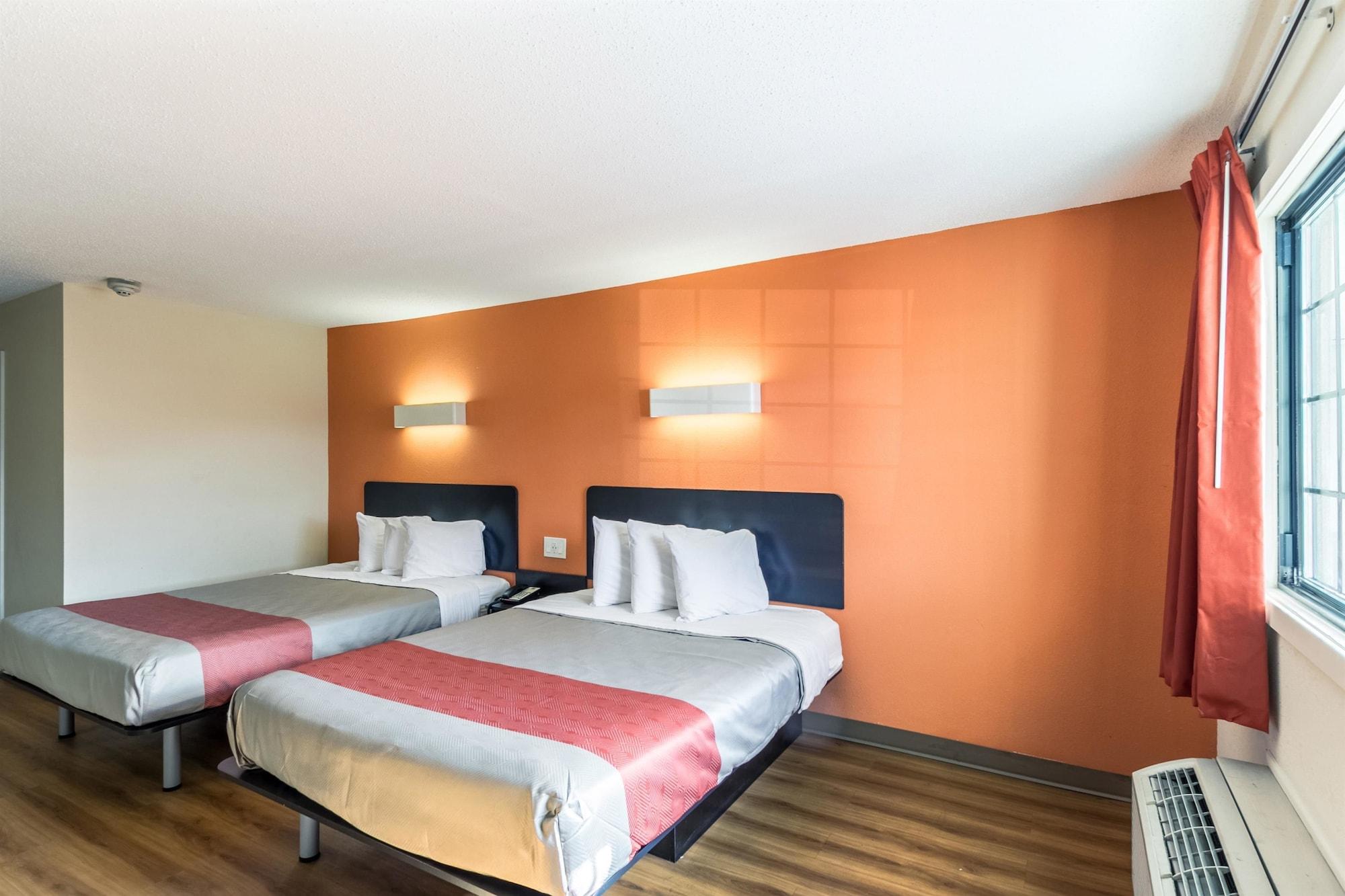 Motel 6 New Brunswick Bagian luar foto