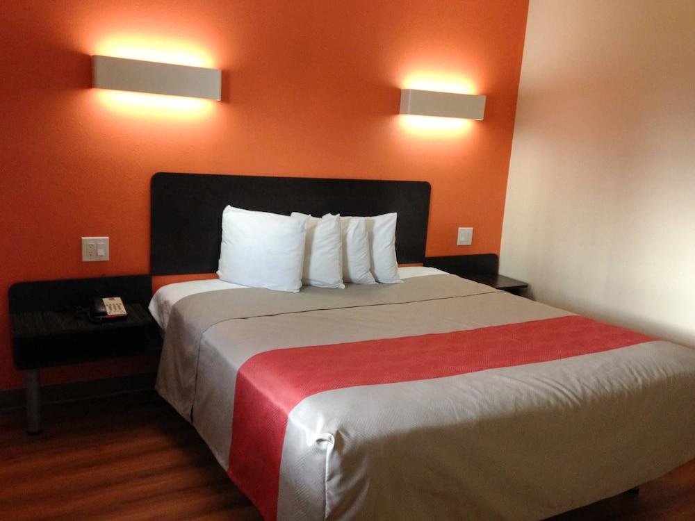 Motel 6 New Brunswick Bagian luar foto